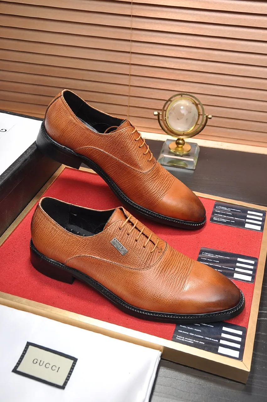 Men's shoes💰460💶Italy's top luxury men's shoes giant [GUCCI Gucci] has a new model 🍃Original European style🔰 Pleasant to the eye😍In order to make the shoes more durable and non-deformable🌀The production continues to follow traditional methods but there is still no lack of innovation💪The original cowhide is chosen for the leather♻️ Smooth, natural and exceptionally bright⭐Made of imported cowhide, the first choice of the rich 38-45 (45 customized)